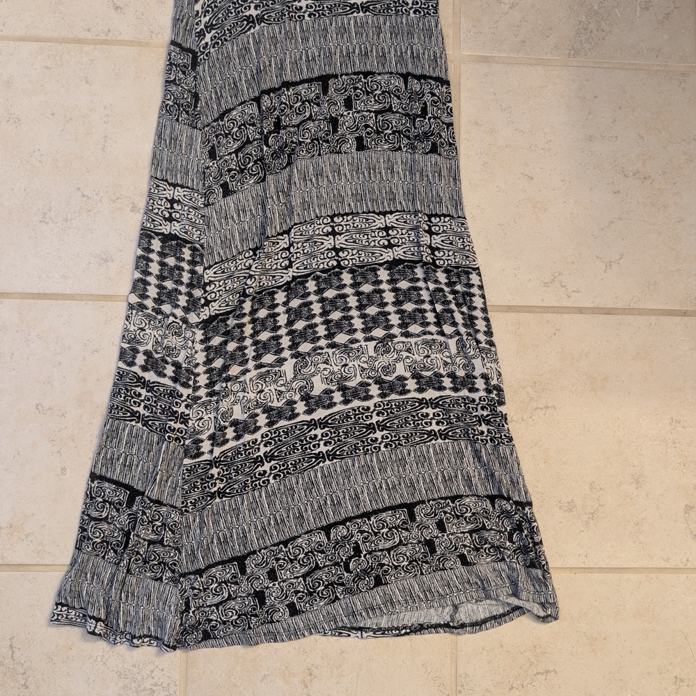 Elegant Black and White Patterned Maxi Skirt